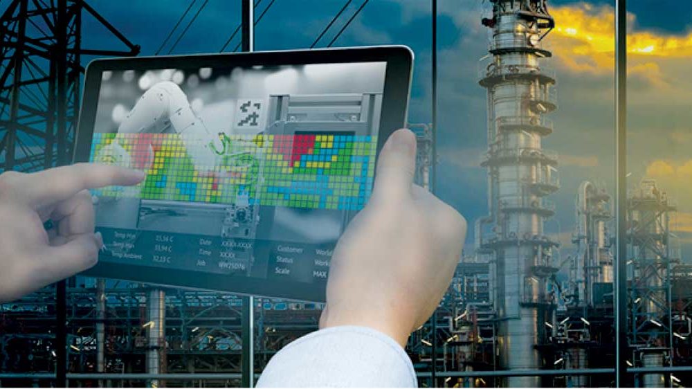 Cloud-based maintenance system acts in real time