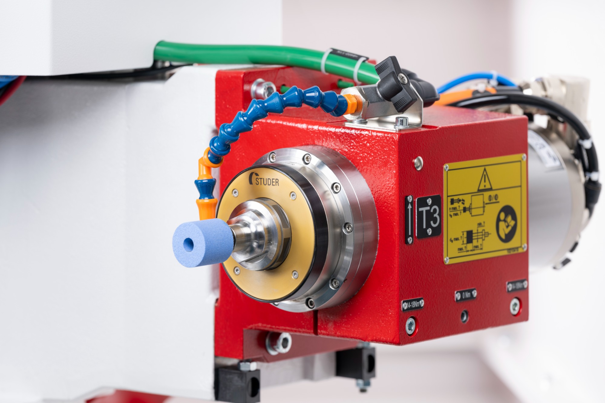 The S23: State-of-the-art grinding technology in a small space